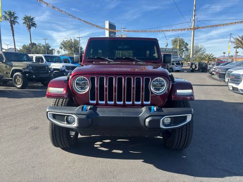 Used 2022 Jeep Wrangler Unlimited Sahara image 2