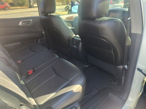 Used 2014 Nissan Pathfinder SL w/ SL Tech Package image 25