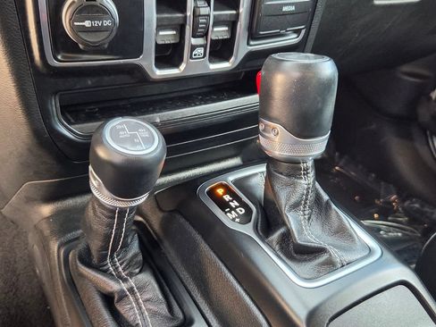 Used 2023 Jeep Wrangler Unlimited Sahara w/ Safety Group AWD/4WD image 18