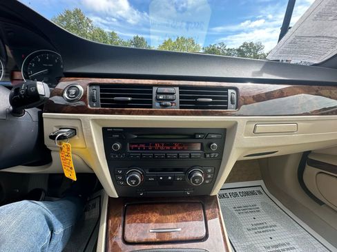 Used 2007 BMW 335i Convertible image 18