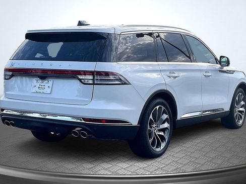 Used 2026 Lincoln Aviator Reserve RWD image 7