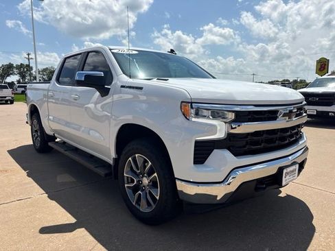 Used 2025 Chevrolet Silverado 1500 LT AWD/4WD image 1