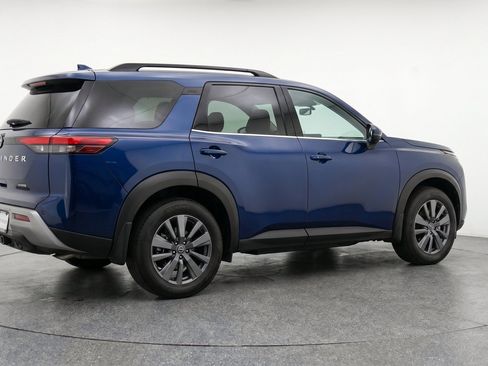 Used 2025 Nissan Pathfinder SV FWD image 9