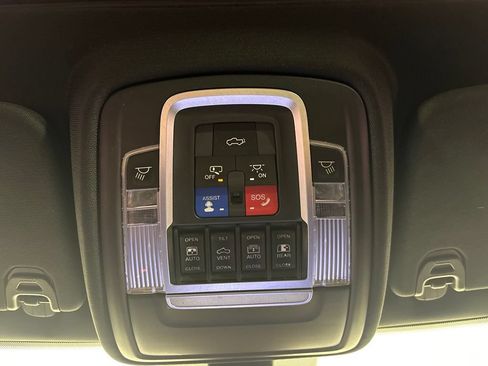 Used 2019 RAM 1500 Laramie w/ Sport Appearance Package AWD/4WD image 32