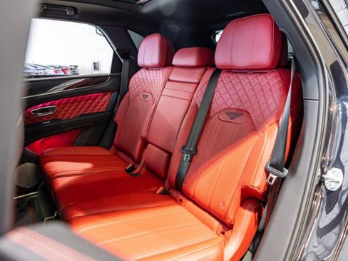 Used 2023 Bentley Bentayga AWD/4WD image 47