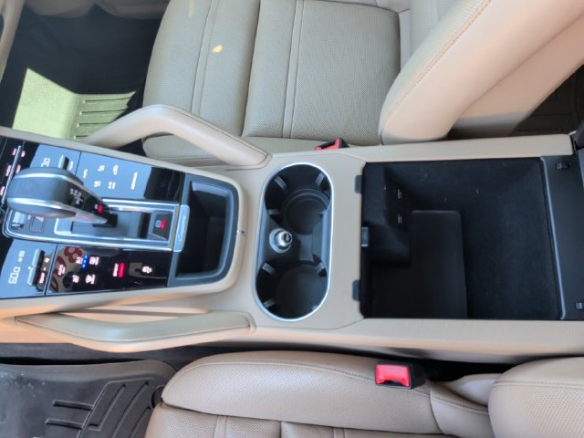 Used 2021 Porsche Cayenne AWD/4WD image 24