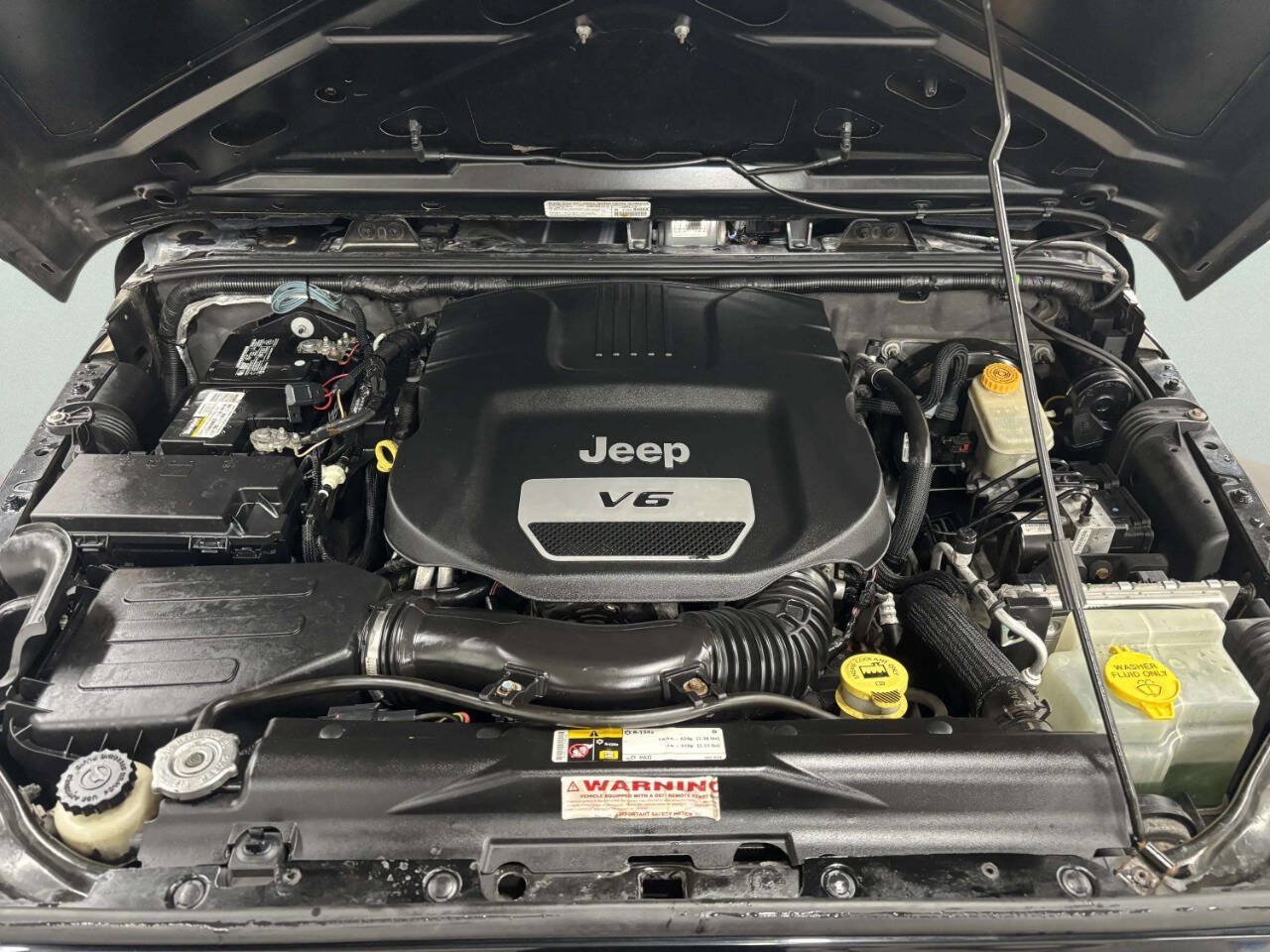 Used 2014 Jeep Wrangler Unlimited Sport AWD/4WD image 10