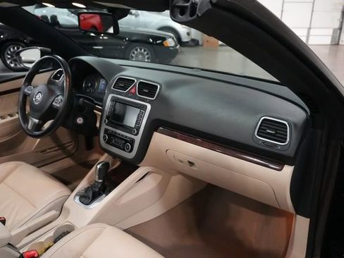 Used 2012 Volkswagen Eos Executive image 29