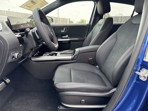 New 2025 Mercedes-Benz GLA 250 image 10