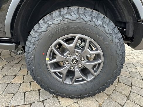 New 2025 Ford Bronco Badlands image 14