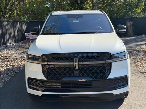 New 2025 Lincoln Navigator L Reserve w/ Jet Appearance Package image 8