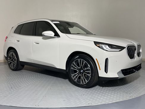 Used 2025 BMW X3 xDrive30i w/ Premium Package image 7