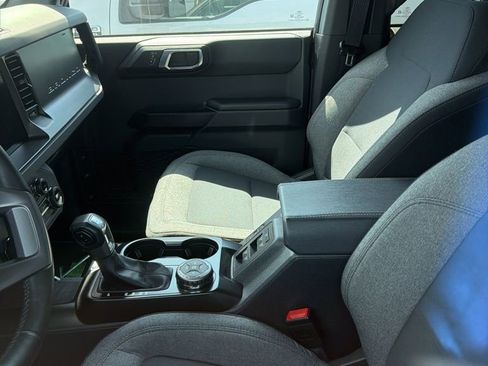 Used 2025 Ford Bronco Big Bend image 12