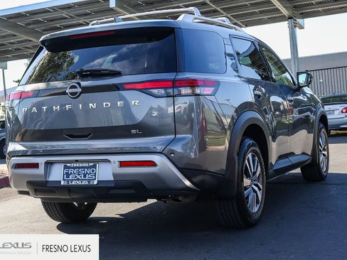 Used 2023 Nissan Pathfinder SL FWD image 6