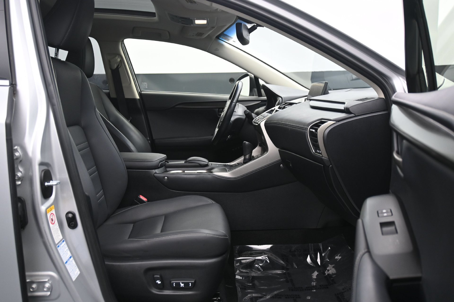 Used 2015 Lexus NX 200t AWD w/ Premium Package image 13