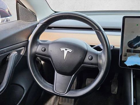 Used 2018 Tesla Model 3 Mid Range image 10