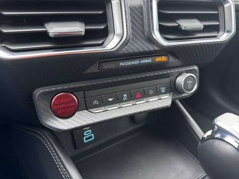 Used 2025 Ford Mustang Premium image 32