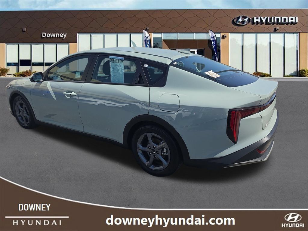 Used 2025 Kia K4 FWD image 3