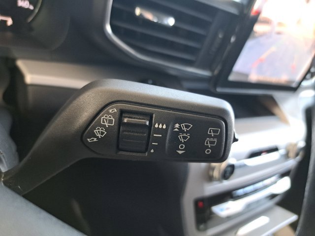 Used 2024 Ford Explorer XLT w/ Equipment Group 202A AWD/4WD image 18