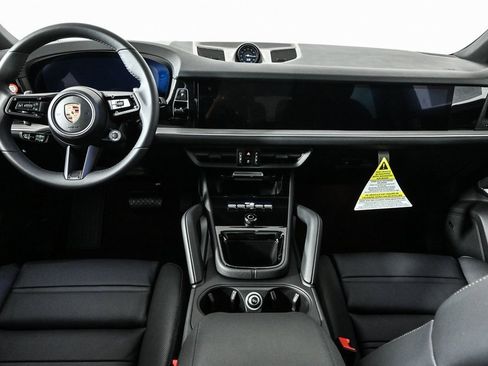 Certified 2025 Porsche Cayenne Coupe image 22