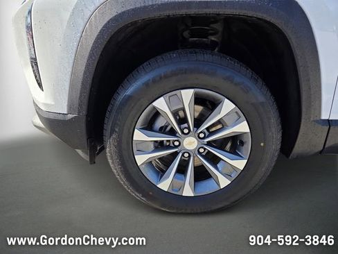 Used 2025 Chevrolet Equinox LT image 11