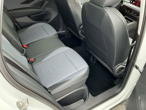 New 2026 Volkswagen Tiguan SE image 28