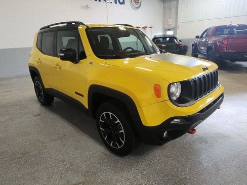 Used 2023 Jeep Renegade Trailhawk image 6