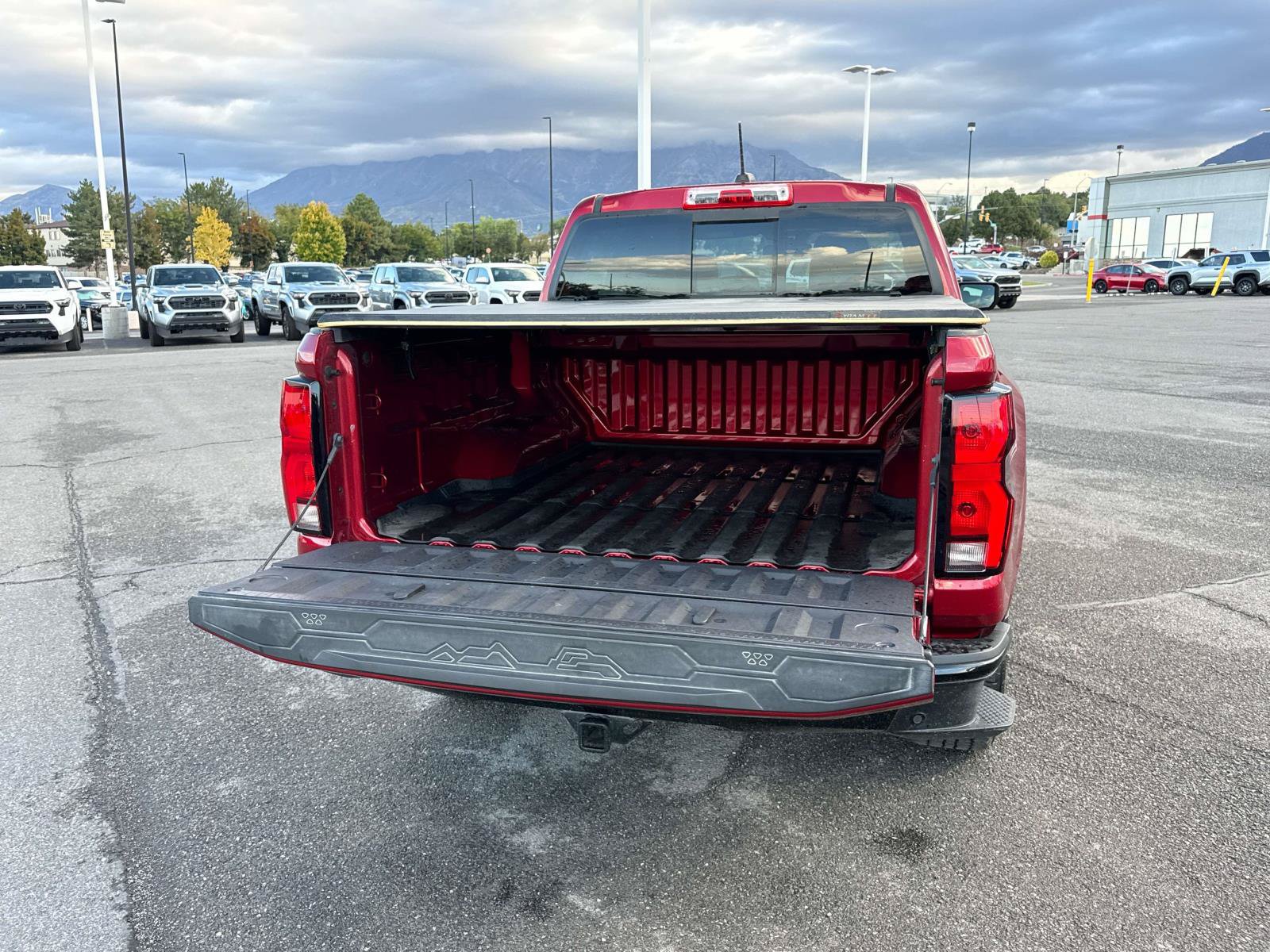 Used 2023 Chevrolet Colorado Z71 w/ Z71 Convenience Package 2 AWD/4WD image 16