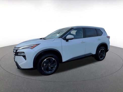 Used 2025 Nissan Rogue SV image 8