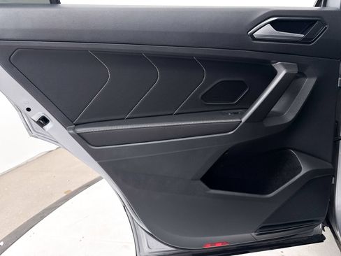 Used 2022 Volkswagen Tiguan SE image 27