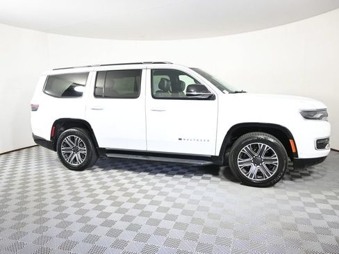 Used 2024 Jeep Wagoneer Series II AWD/4WD image 8