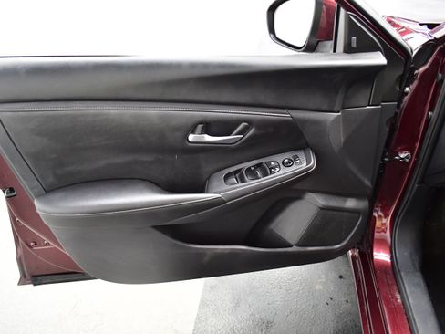 Used 2025 Nissan Sentra SV FWD image 15