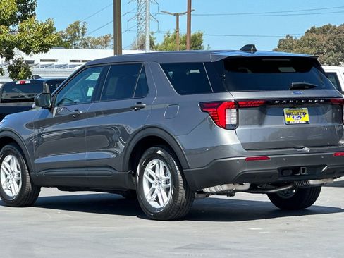 New 2026 Ford Explorer Active RWD image 6
