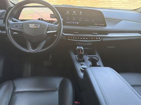 Used 2025 Cadillac XT4 Premium Luxury image 23