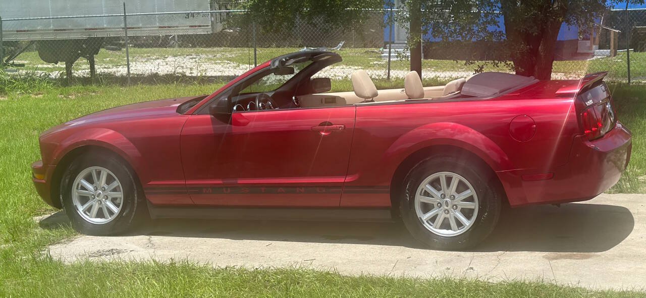 Used 2005 Ford Mustang Convertible RWD image 7