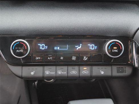 Used 2021 Hyundai Elantra SEL w/ Convenience + Premium Package image 22