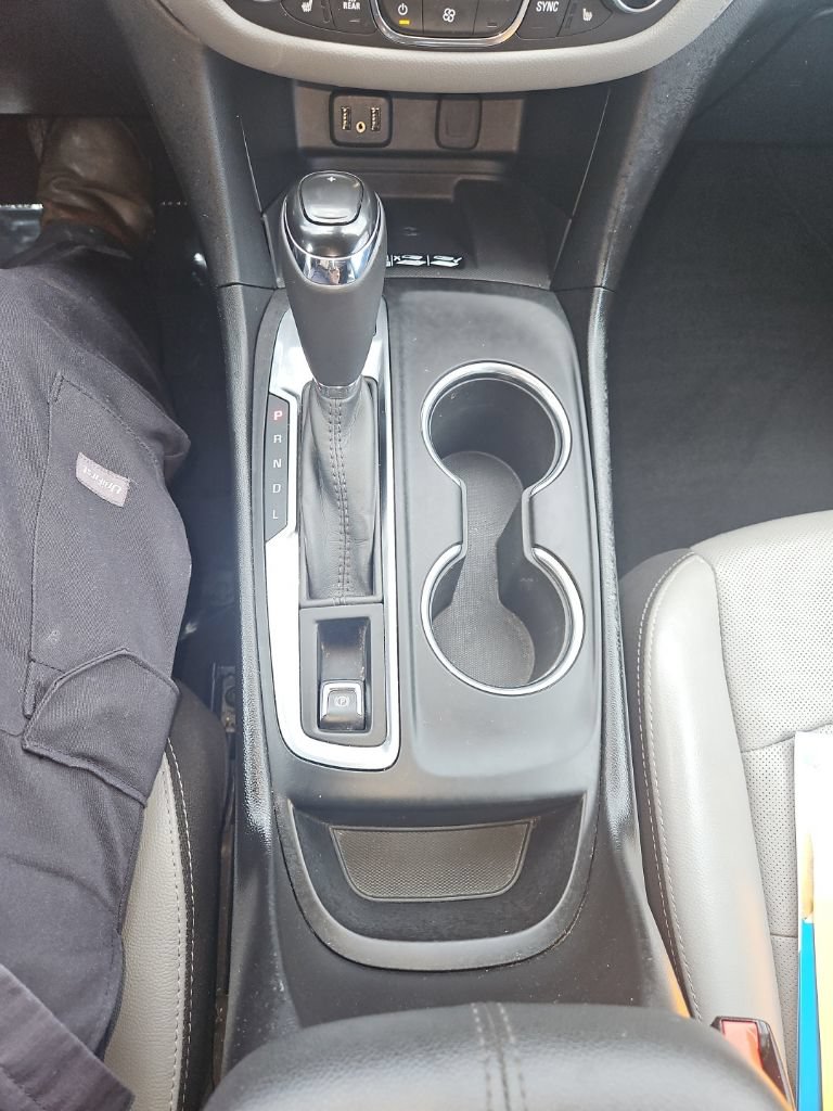 Used 2018 Chevrolet Equinox Premier AWD/4WD image 19