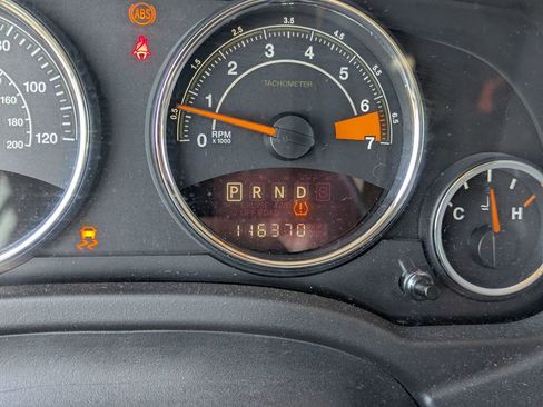 Used 2014 Jeep Compass Latitude image 23