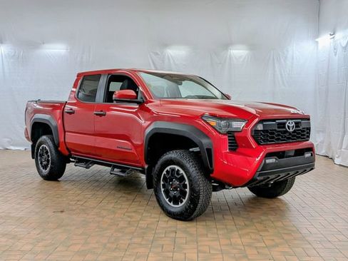 Used 2025 Toyota Tacoma TRD Off-Road AWD/4WD image 1