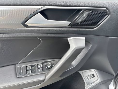 Used 2022 Volkswagen Tiguan SE R-Line AWD/4WD image 27