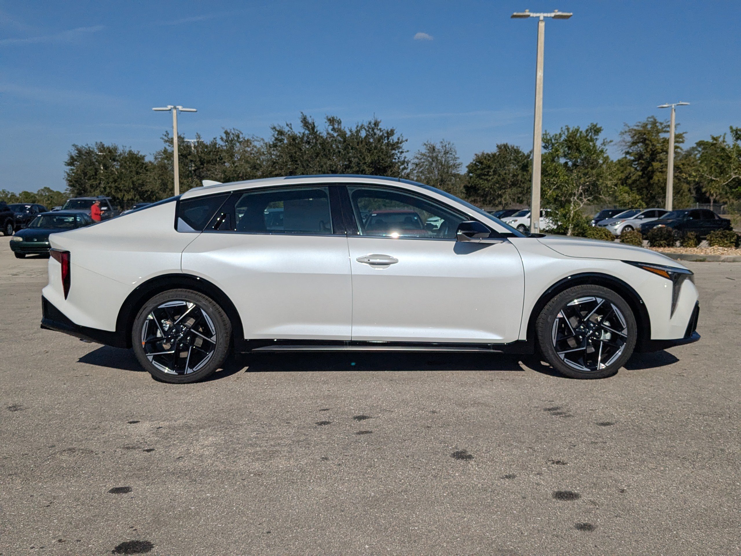 New 2025 Kia K4 EX w/ GT-Line Premium Package FWD image 4