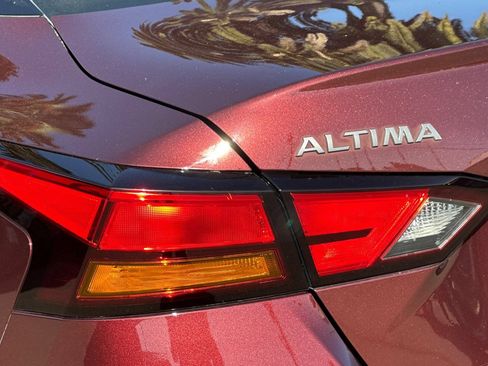 Used 2024 Nissan Altima 2.5 SL FWD image 26