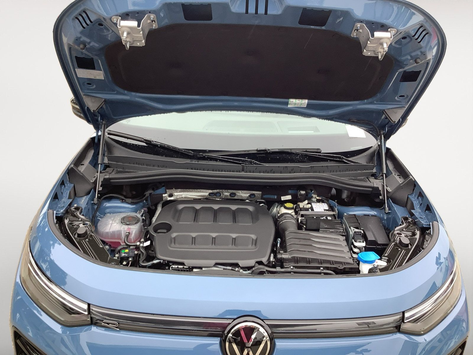 New 2026 Volkswagen Tiguan SE R-Line FWD image 11