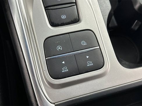 Used 2020 Ford Explorer XLT w/ Equipment Group 202A image 35