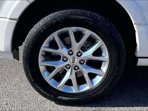 Used 2017 Ford Expedition Limited w/ Equipment Group 301A RWD image 33