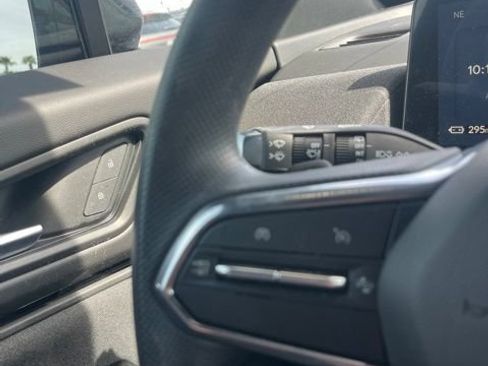 Used 2024 Honda Prologue EX image 9