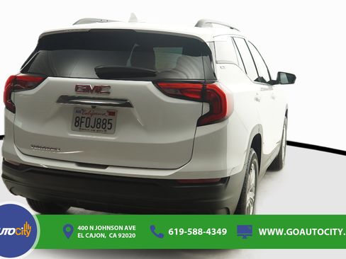 Used 2018 GMC Terrain SLE w/ Driver Convenience Package FWD image 10