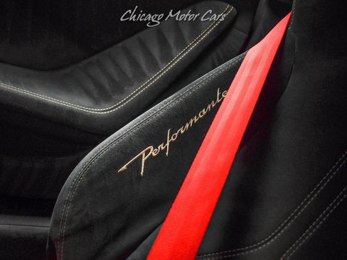 Used 2018 Lamborghini Huracan Performante image 18