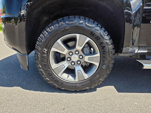 Used 2015 Chevrolet Colorado Z71 AWD/4WD image 10