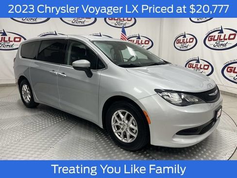 Used 2023 Chrysler Voyager LX FWD image 1